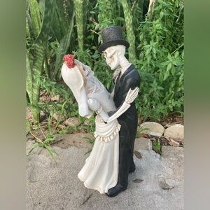 Rachel Zoe Halloween Wedding Skeletons Bride and Groom Goth figurine 18” NEW